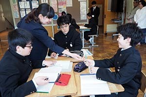 19042003.jpg